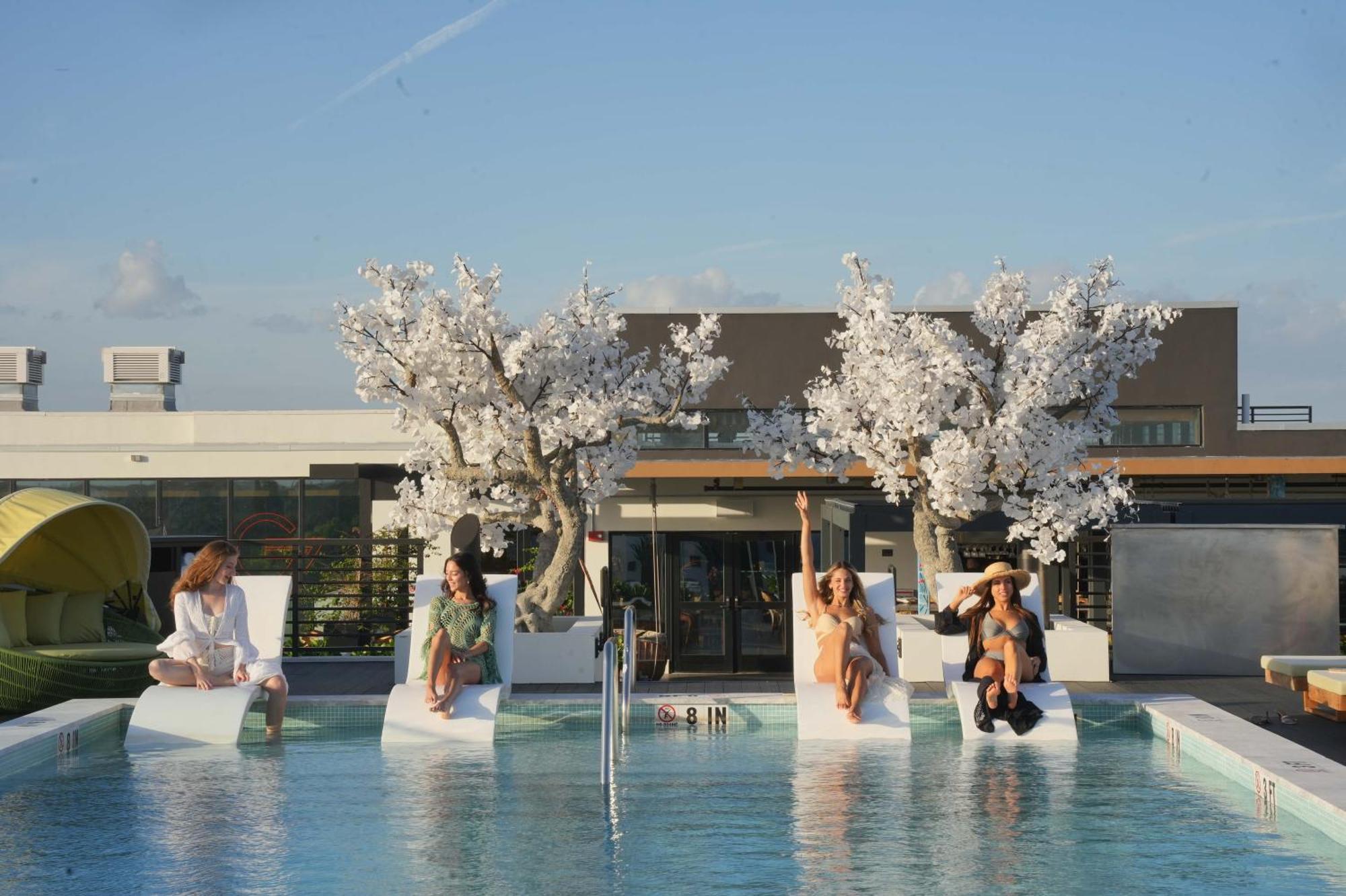 Hotel Dolce By Wyndham Hollywood Exteriér fotografie
